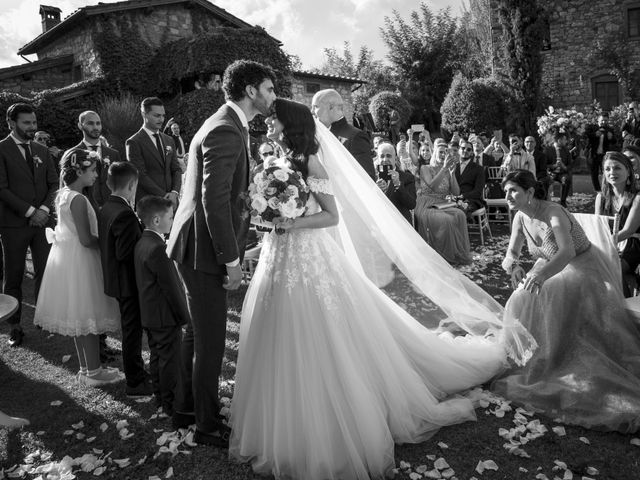 Il matrimonio di Alessandro e Loredana a Poppi, Arezzo 29