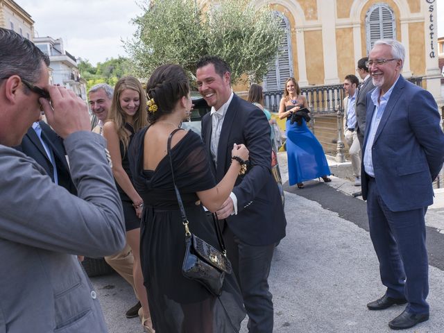 Il matrimonio di Alessandro e Maria Elisa a Cupra Marittima, Ascoli Piceno 15