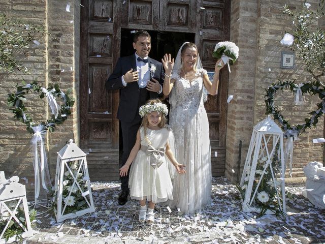 Il matrimonio di Stefano e Chiara a Porto San Giorgio, Fermo 39
