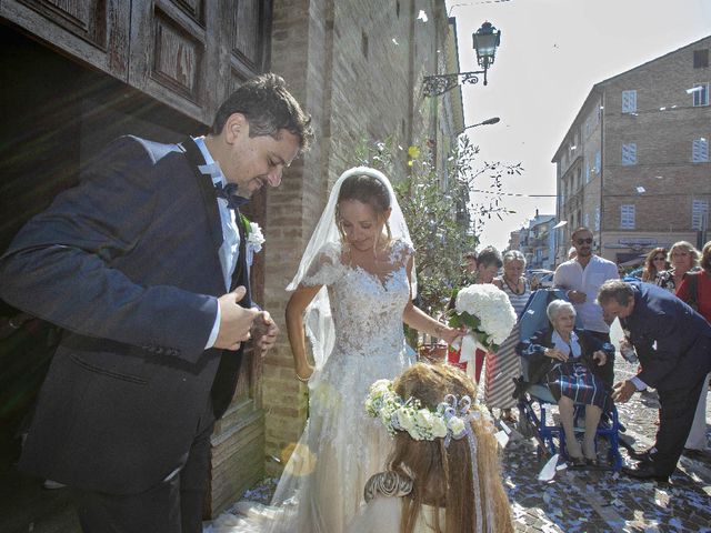 Il matrimonio di Stefano e Chiara a Porto San Giorgio, Fermo 41
