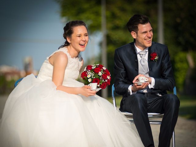 Il matrimonio di Enrico e Mara a Maserada sul Piave, Treviso 92