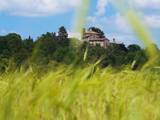 Il matrimonio di Giuseppe e Elena a Chiusdino, Siena 11