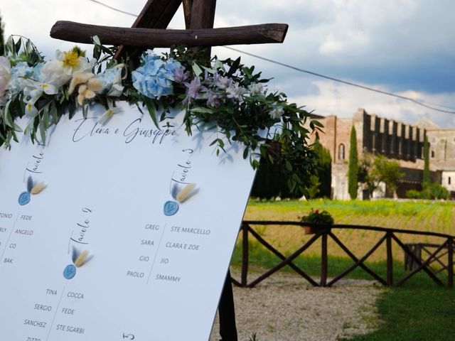 Il matrimonio di Giuseppe e Elena a Chiusdino, Siena 17
