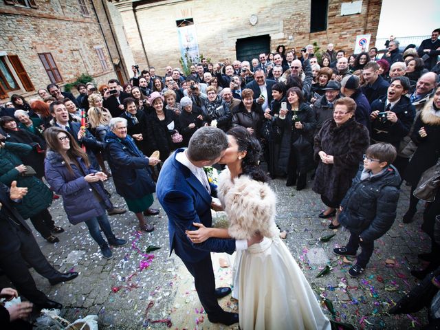 Il matrimonio di Laura e Alessandro a Porto San Giorgio, Fermo 16