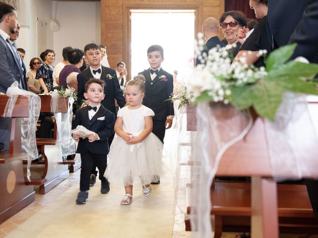 Il matrimonio di Giovanni e Marilena a San Mauro Forte, Matera 14