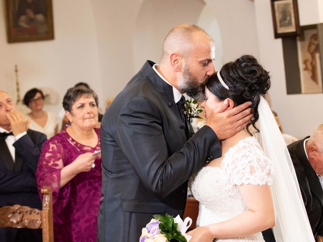 Il matrimonio di Giovanni e Marilena a San Mauro Forte, Matera 15