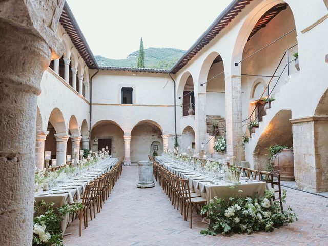 Il matrimonio di Roberta e Lorenzo a Ferentillo, Terni 33