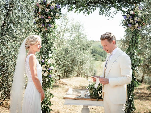 Il matrimonio di Thomas e Suzan a Gambassi Terme, Firenze 21