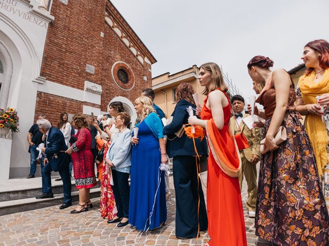 Il matrimonio di Davide e Carlotta a Pantigliate, Milano 28