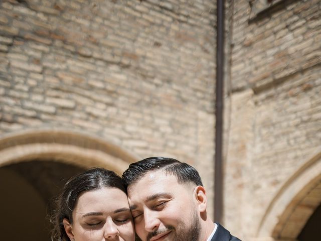 Il matrimonio di Lorenzo e Magda a Città Sant&apos;Angelo, Pescara 130