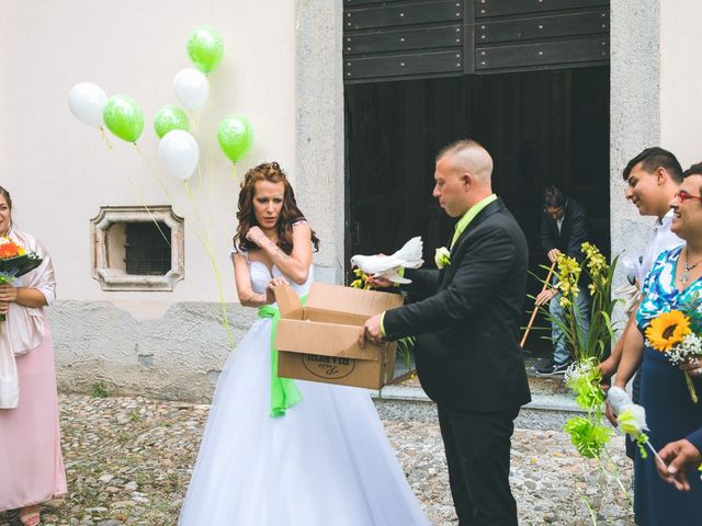 Il matrimonio di Fabio e Schantal a Arcisate, Varese 111