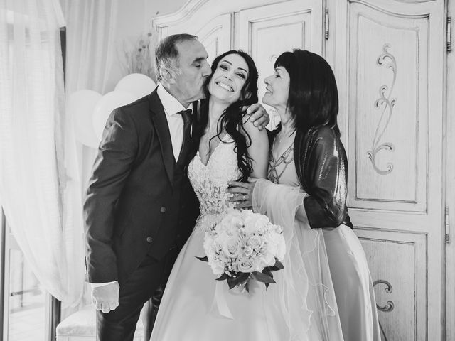 Il matrimonio di Nicolò e Gentjana a Barni, Como 17