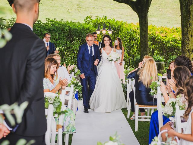 Il matrimonio di Nicolò e Gentjana a Barni, Como 24