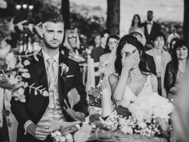Il matrimonio di Nicolò e Gentjana a Barni, Como 28