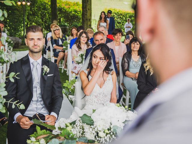 Il matrimonio di Nicolò e Gentjana a Barni, Como 30