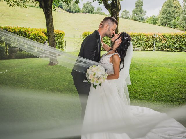 Il matrimonio di Nicolò e Gentjana a Barni, Como 49