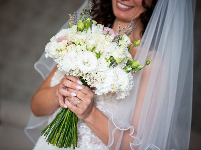 Il matrimonio di Salvatore e Mary a Gravina in Puglia, Bari 17