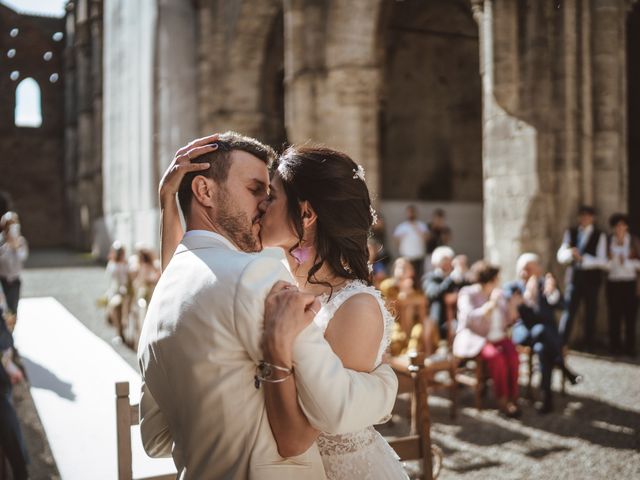 Il matrimonio di Tiziano e Giulia a Chiusdino, Siena 16