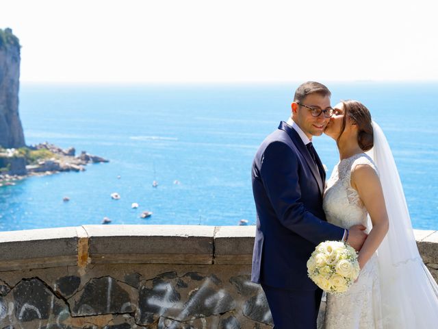 Il matrimonio di Valeria e Lorenzo a Vico Equense, Napoli 27