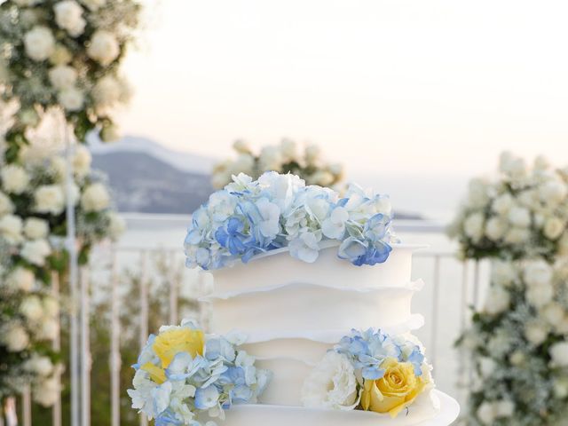Il matrimonio di Valeria e Lorenzo a Vico Equense, Napoli 36