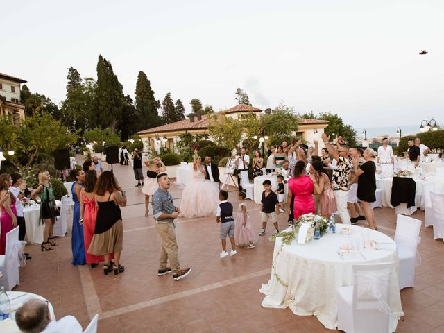 Il matrimonio di Cristina e Denni a Potenza Picena, Macerata 7