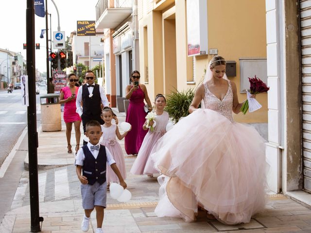 Il matrimonio di Cristina e Denni a Potenza Picena, Macerata 20