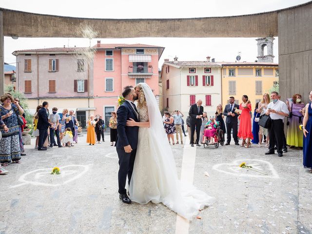 Il matrimonio di Paolo e Fulvia a Castro, Bergamo 27