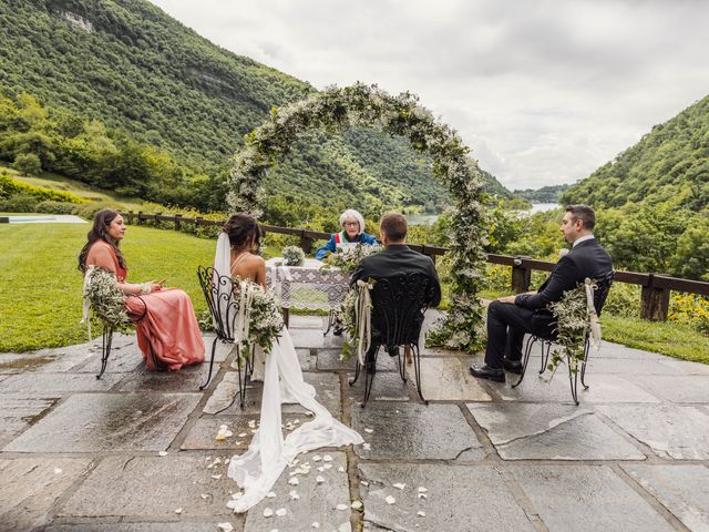 Il matrimonio di Lorenzo e Mavi a Erba, Como 28