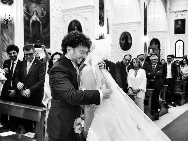 Il matrimonio di Mina e Giuseppe a Noicattaro, Bari 16