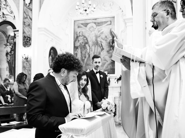 Il matrimonio di Mina e Giuseppe a Noicattaro, Bari 19