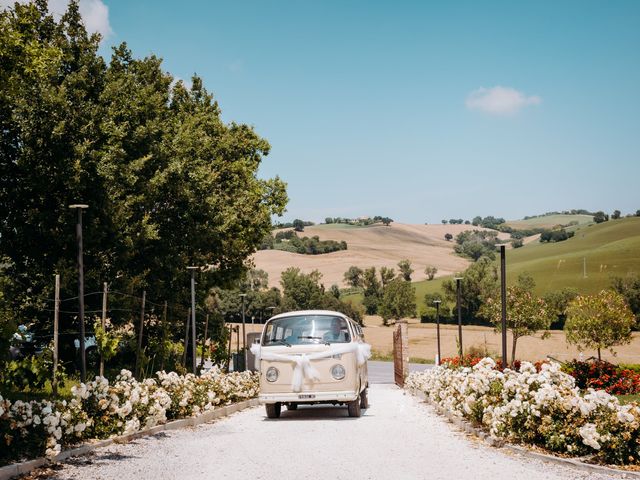 Il matrimonio di Elisabetta e Francesco a Ripe, Ancona 25