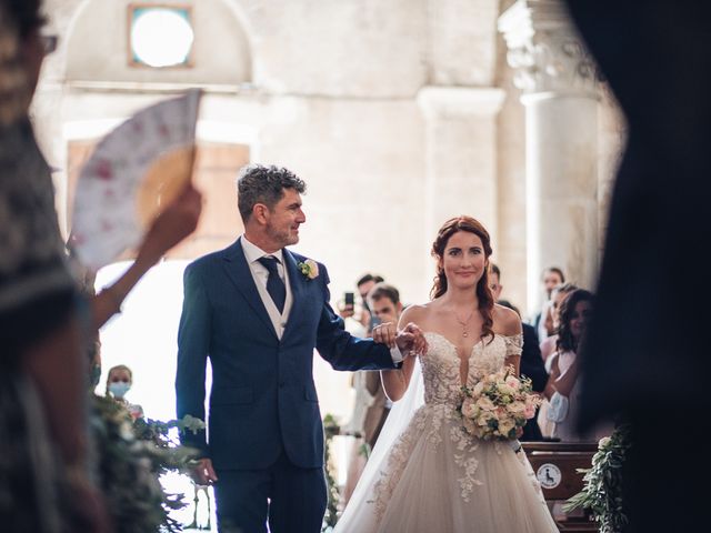 Il matrimonio di Matteo e Sara a Torre del Lago, Lucca 20