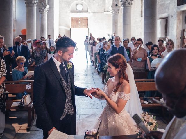 Il matrimonio di Matteo e Sara a Torre del Lago, Lucca 26