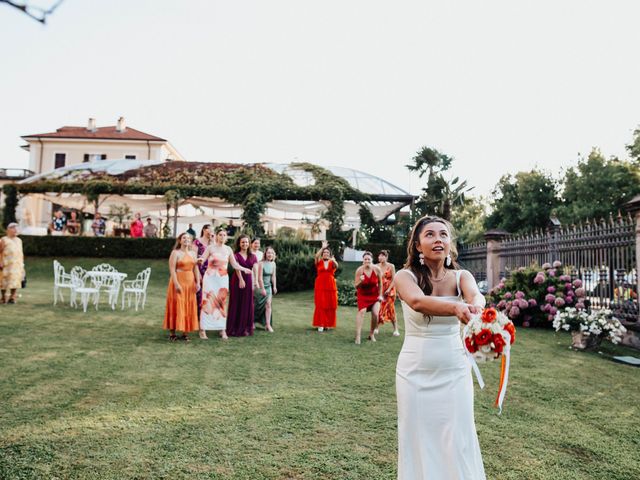 Il matrimonio di Matteo e Sophia a Luino, Varese 17