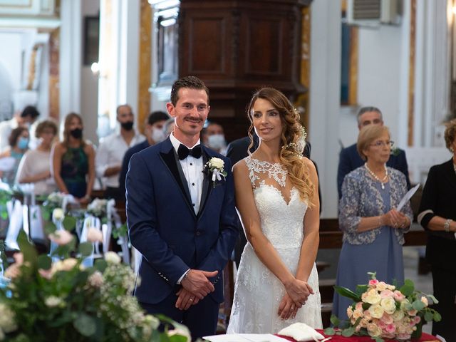 Il matrimonio di Luca e Letizia a Lucca, Lucca 27