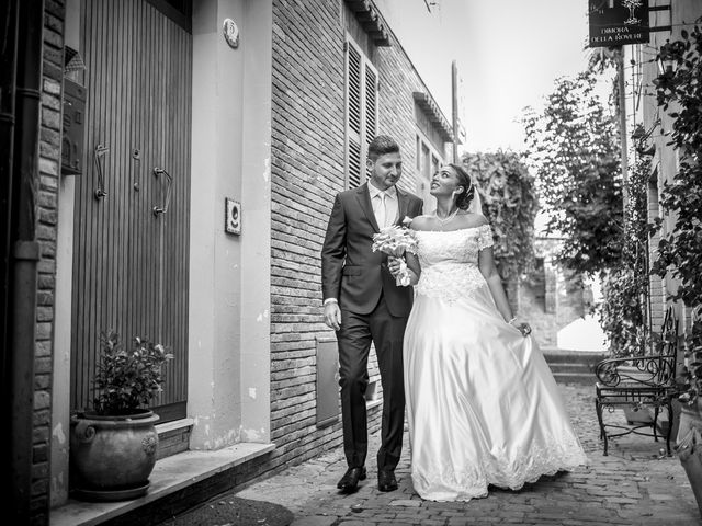 Il matrimonio di Varsha e Giancarlo a Gradara, Pesaro - Urbino 30