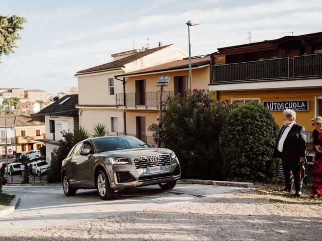 Il matrimonio di Francesco e Sara a Pianella, Pescara 11