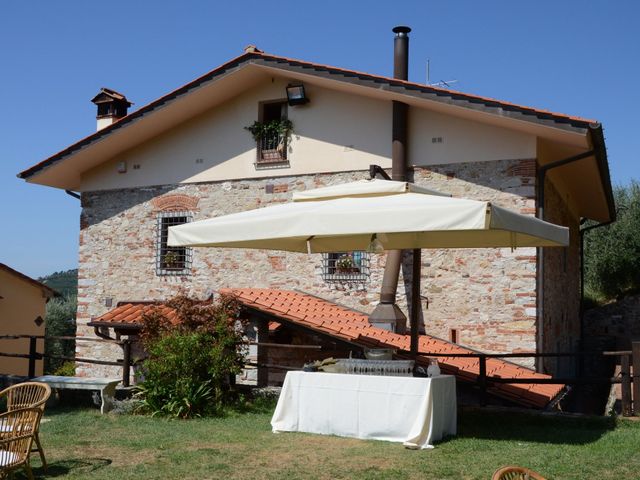 Il matrimonio di Francesco e Maurizia a Villa Basilica, Lucca 18