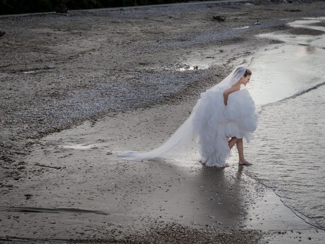 Il matrimonio di Gianluca e Elena a Altidona, Fermo 32