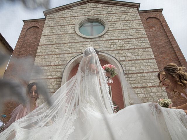 Il matrimonio di Alessia e Alessio a Fossombrone, Pesaro - Urbino 24