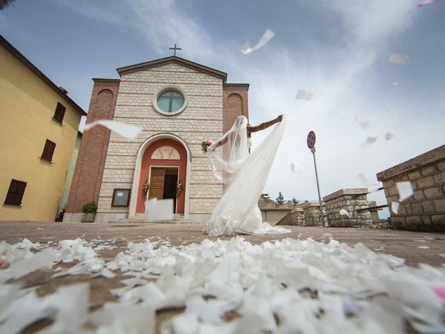 Il matrimonio di Alessia e Alessio a Fossombrone, Pesaro - Urbino 32