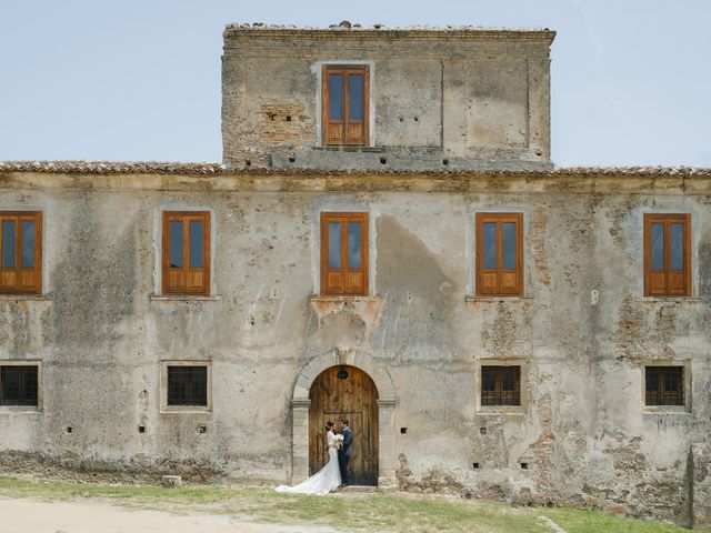 Il matrimonio di Alessandro e Elisa a Belvedere di Spinello, Crotone 17