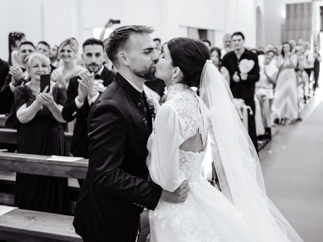 Il matrimonio di Josip e Federica a Tenero-Contra, Ticino 20