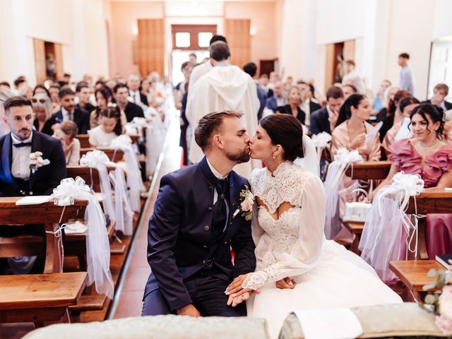 Il matrimonio di Josip e Federica a Tenero-Contra, Ticino 23