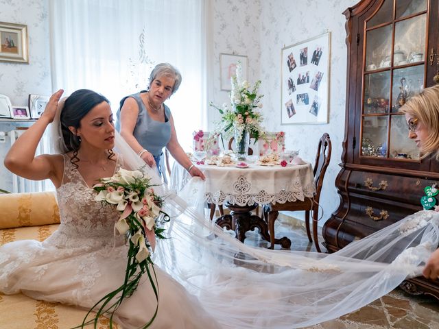 Il matrimonio di Maria Laura e Alessandro a Potenza, Potenza 1