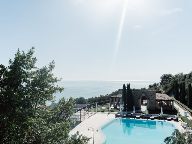 Il matrimonio di Giovanni e Claudia a Città Sant'Angelo, Pescara 25