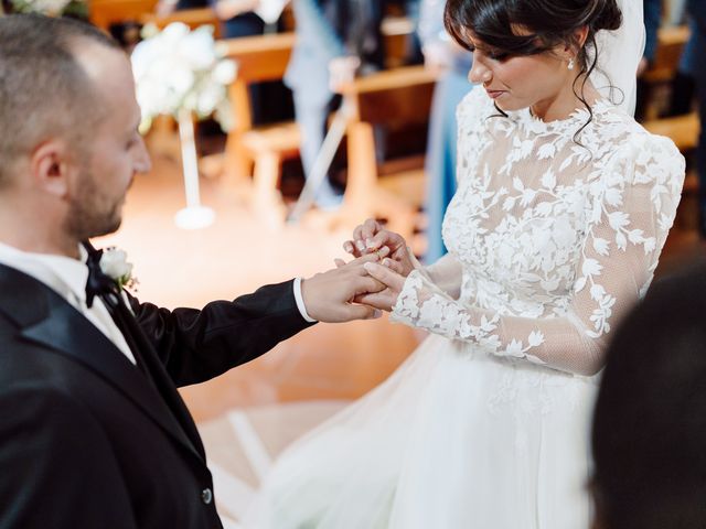 Il matrimonio di Giovanni e Claudia a Città Sant'Angelo, Pescara 54