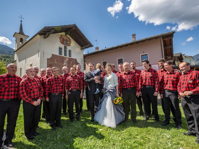 Il matrimonio di Simon e Sylvie a Charvensod, Aosta 27