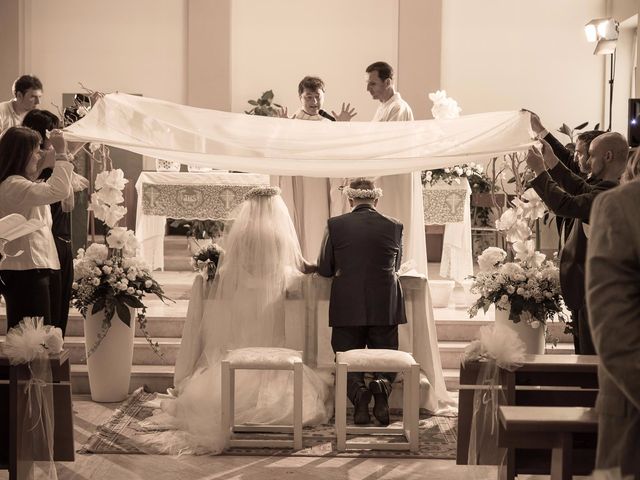 Il matrimonio di Giuseppe e Alessandra a Monte San Vito, Ancona 24