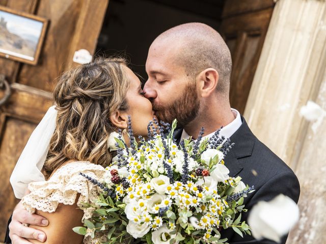 Il matrimonio di Alessandro e Simona a Calascio, L&apos;Aquila 14